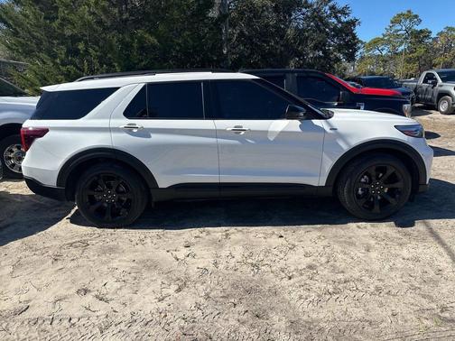 2022 Ford Explorer ST-Line