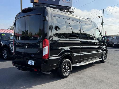 2022 Ford Transit-250 Base