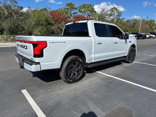 2025 Ford F-150 Lightning LARIAT
