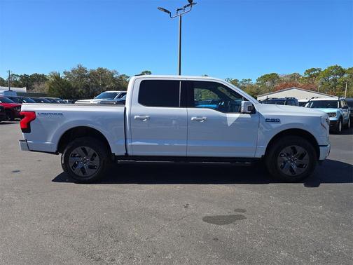2025 Ford F-150 Lightning LARIAT