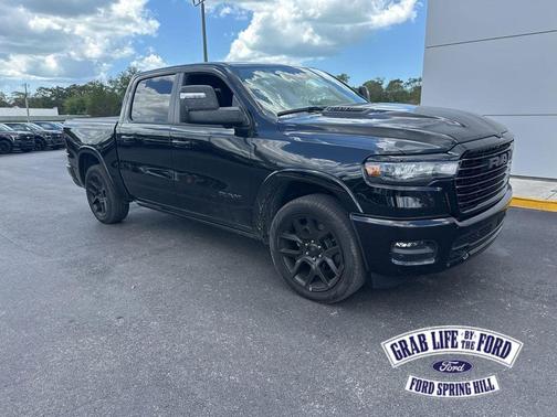 Diamond Black Crystal Pearlcoat 2025 RAM 1500 Laramie