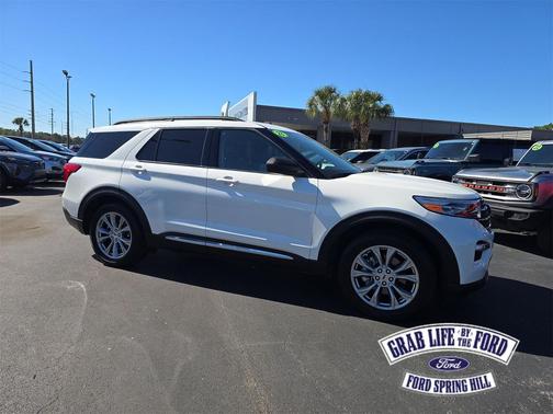 2023 Ford Explorer XLT