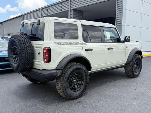 DESERT SAND 2026 Ford Bronco Badlands