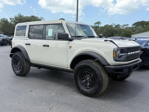 DESERT SAND 2026 Ford Bronco Badlands