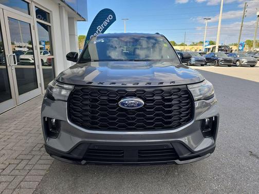 CARBONIZED GRAY METALLIC 2025 Ford Explorer ST-Line