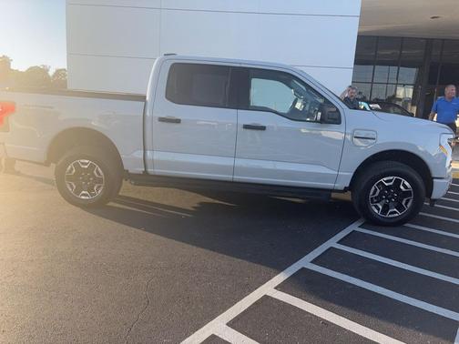 2023 Ford F-150 Lightning XLT