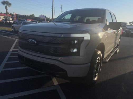 2023 Ford F-150 Lightning XLT