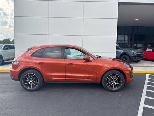 2022 Porsche Macan Base