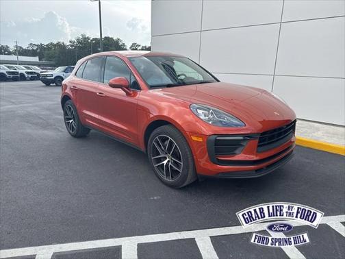 2022 Porsche Macan Base