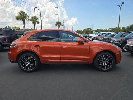 2022 Porsche Macan Base