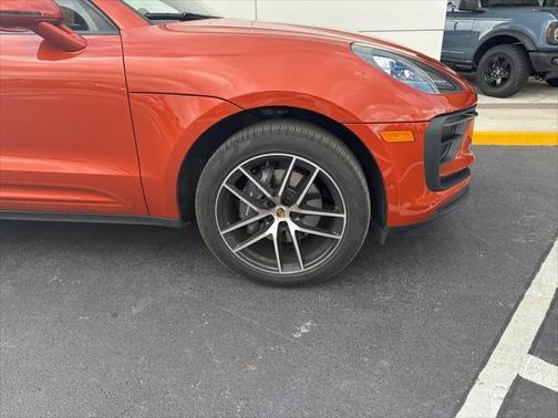 2022 Porsche Macan Base