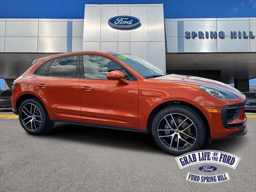 2022 Porsche Macan Base