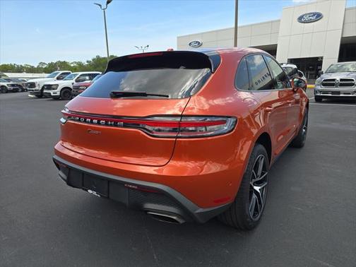 2022 Porsche Macan Base