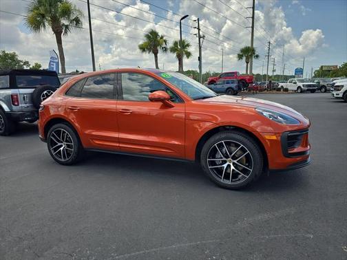 2022 Porsche Macan Base