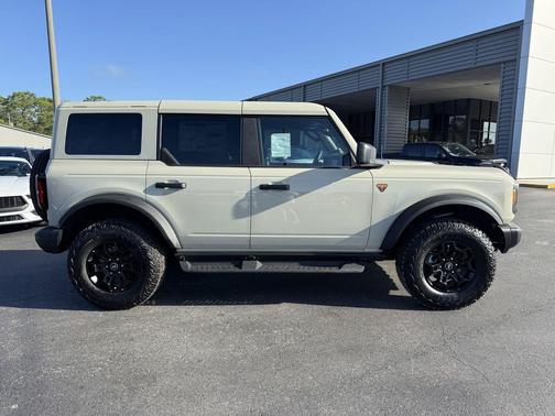 DESERT SAND 2026 Ford Bronco Badlands