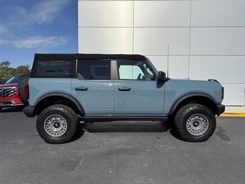 2022 Ford Bronco Black Diamond