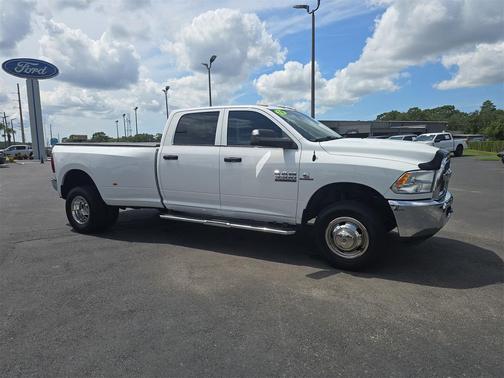 2018 RAM 3500 Tradesman Crew Cab 4x4 8' Box
