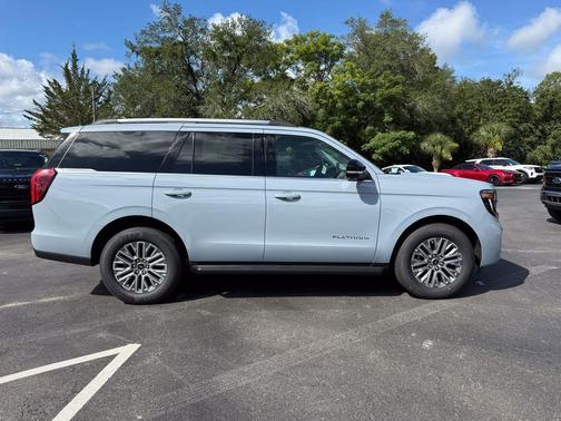 GLACIER GRAY MET TRI-COAT 2026 Ford Expedition Platinum