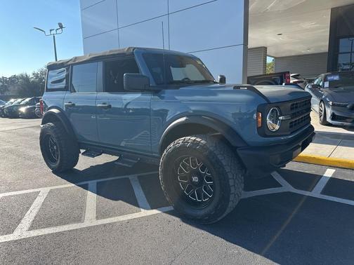 2022 Ford Bronco Base