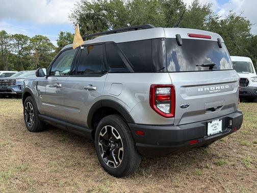 ICONIC SILVER METALLIC 2023 Ford Bronco Sport Outer Banks