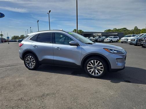 2022 Ford Escape Titanium