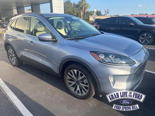 2022 Ford Escape Titanium