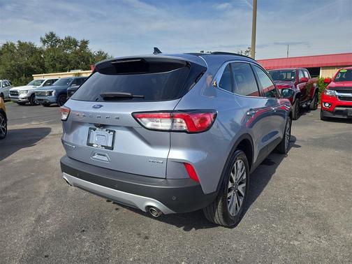 2022 Ford Escape Titanium