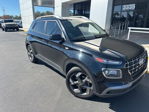 2021 Hyundai VENUE SEL