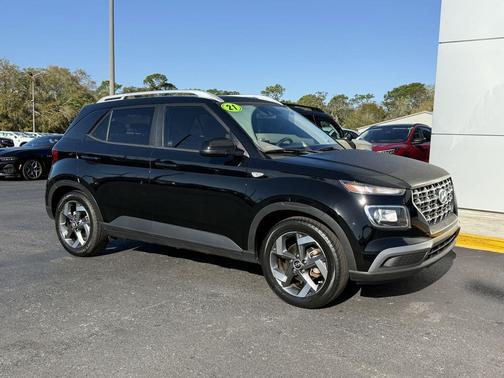 2021 Hyundai VENUE SEL