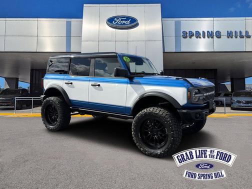 VELOCITY BLUE METALLIC 2025 Ford Bronco Badlands