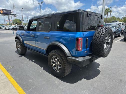 VELOCITY BLUE METALLIC 2025 Ford Bronco Badlands