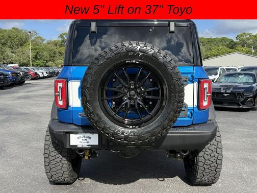 VELOCITY BLUE METALLIC 2025 Ford Bronco Badlands