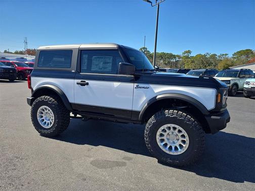 2025 Ford Bronco Base