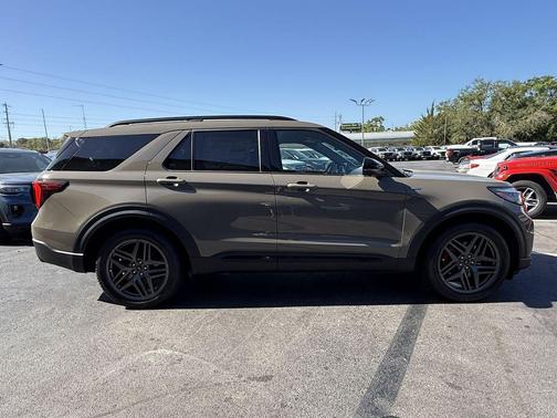 Marsh Gray 2026 Ford Explorer ST-Line
