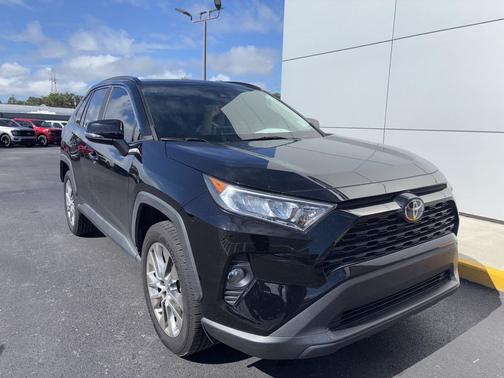 2021 Toyota RAV4 XLE Premium