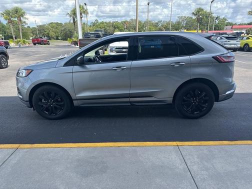 ICONIC SILVER 2022 Ford Edge SE