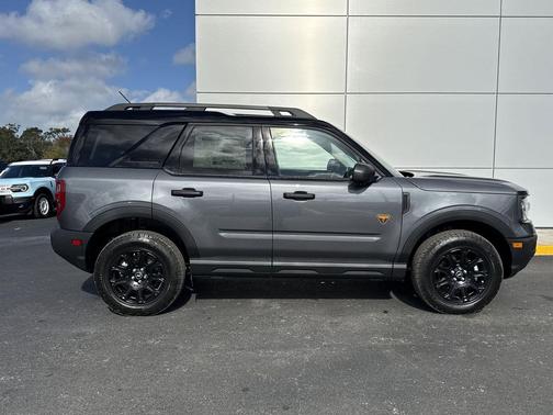 CARBONIZED GRAY METALLIC 2026 Ford Bronco Sport Badlands