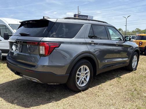 CARBONIZED GRAY METALLIC 2026 Ford Explorer Active (200A)