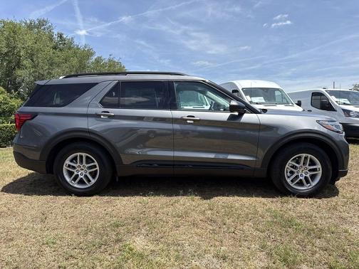CARBONIZED GRAY METALLIC 2026 Ford Explorer Active (200A)