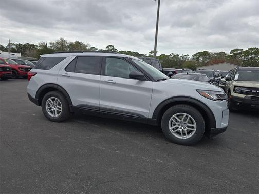 2026 Ford Explorer Active w/200A Pkg