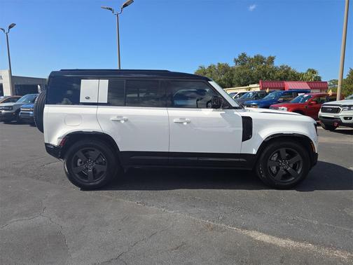 2024 Land Rover Defender 110 P400 X-Dynamic SE