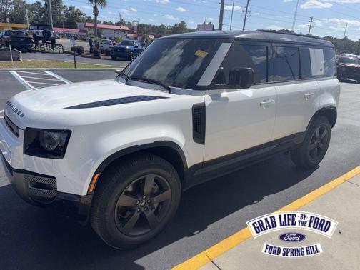 2024 Land Rover Defender 110 P400 X-Dynamic SE