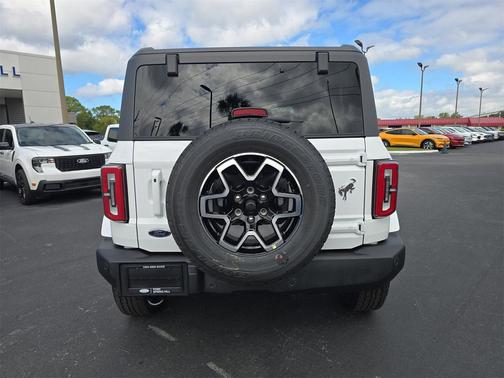 2025 Ford Bronco Outer Banks