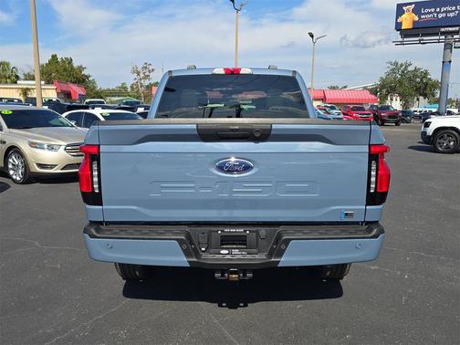 2023 Ford F-150 Lightning XLT