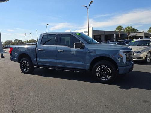 2023 Ford F-150 Lightning XLT