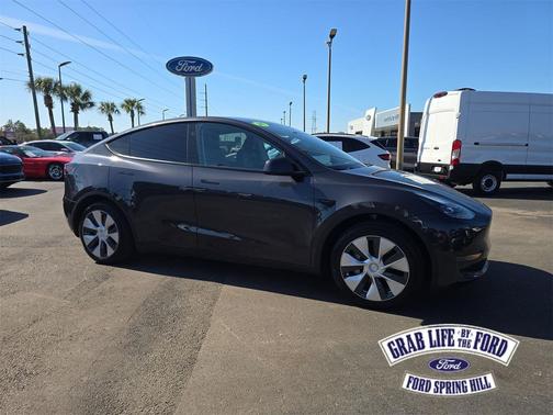 2024 Tesla Model Y Long Range Dual Motor All-Wheel Drive