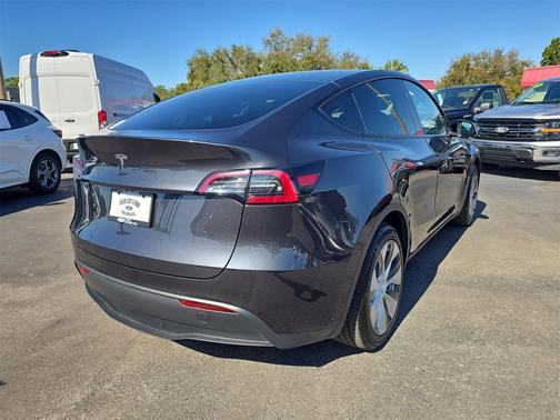 2024 Tesla Model Y Long Range Dual Motor All-Wheel Drive