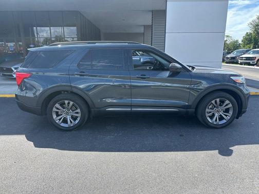 STONE BLUE METALLIC 2022 Ford Explorer XLT
