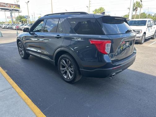 STONE BLUE METALLIC 2022 Ford Explorer XLT
