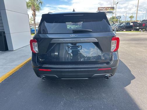 STONE BLUE METALLIC 2022 Ford Explorer XLT